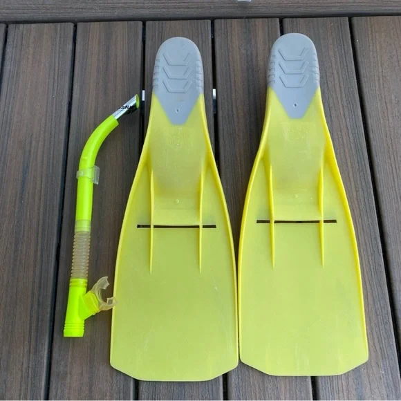 Beuchat Yellow/lime Snorkeling Fins and Snorkel - Picture 5 of 5